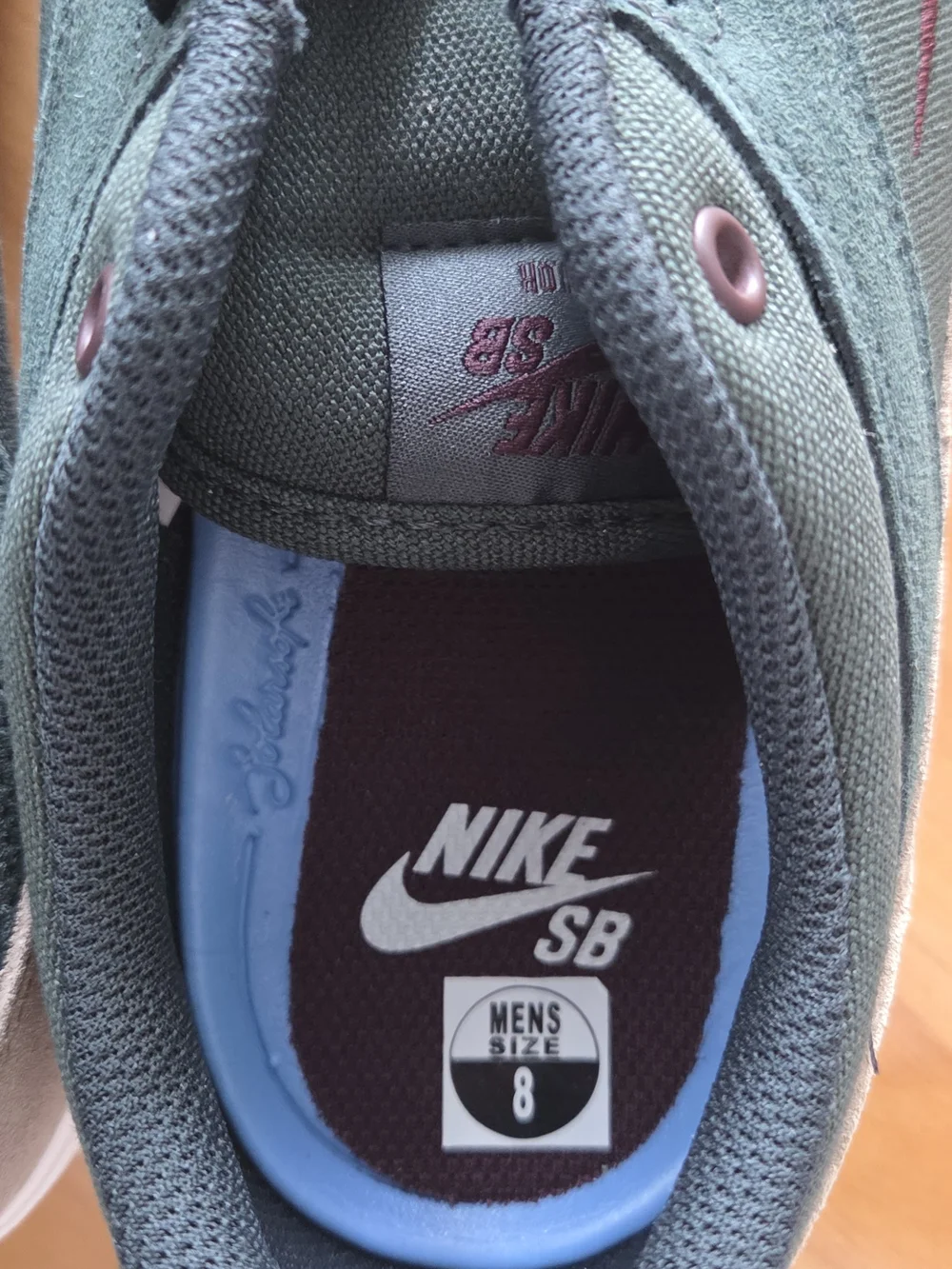 Nike Men's Low-Top Sneakers in Dark Green and Tan